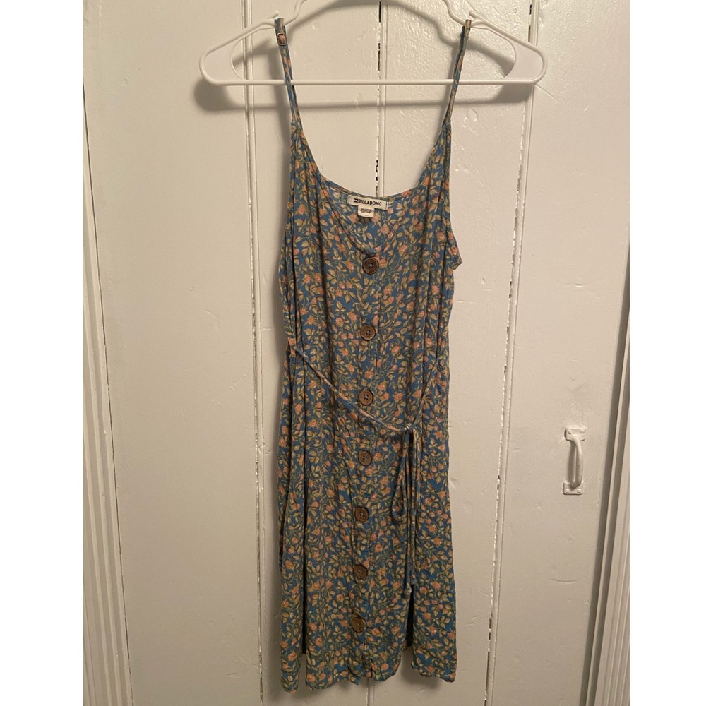 Billabong Women’s Dress Size Large Cute Buttons
